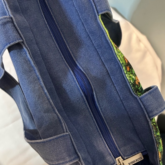 Robin Ruth canvas bag. - Picture 4 of 5